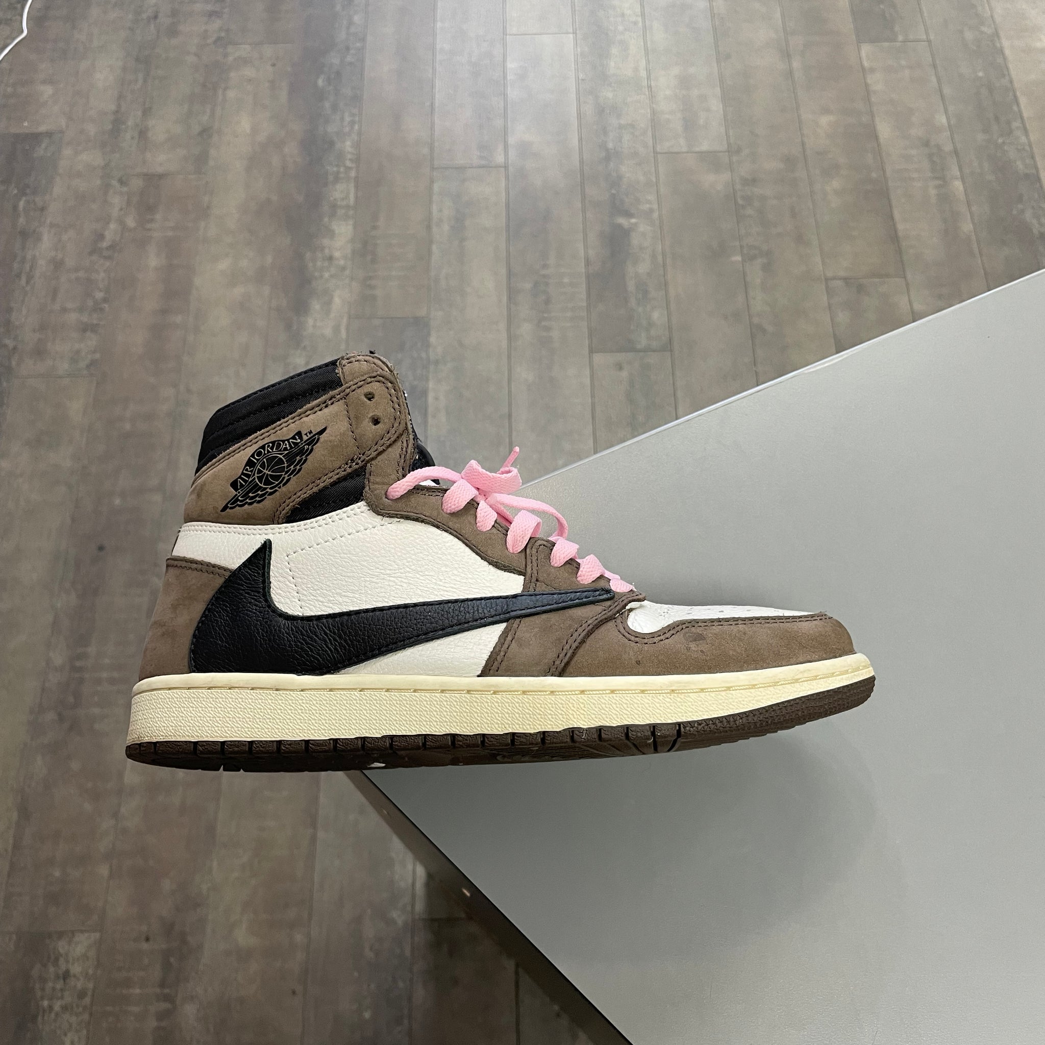 Jordan 1 Travis Scott OG High Mocha (No Box.)