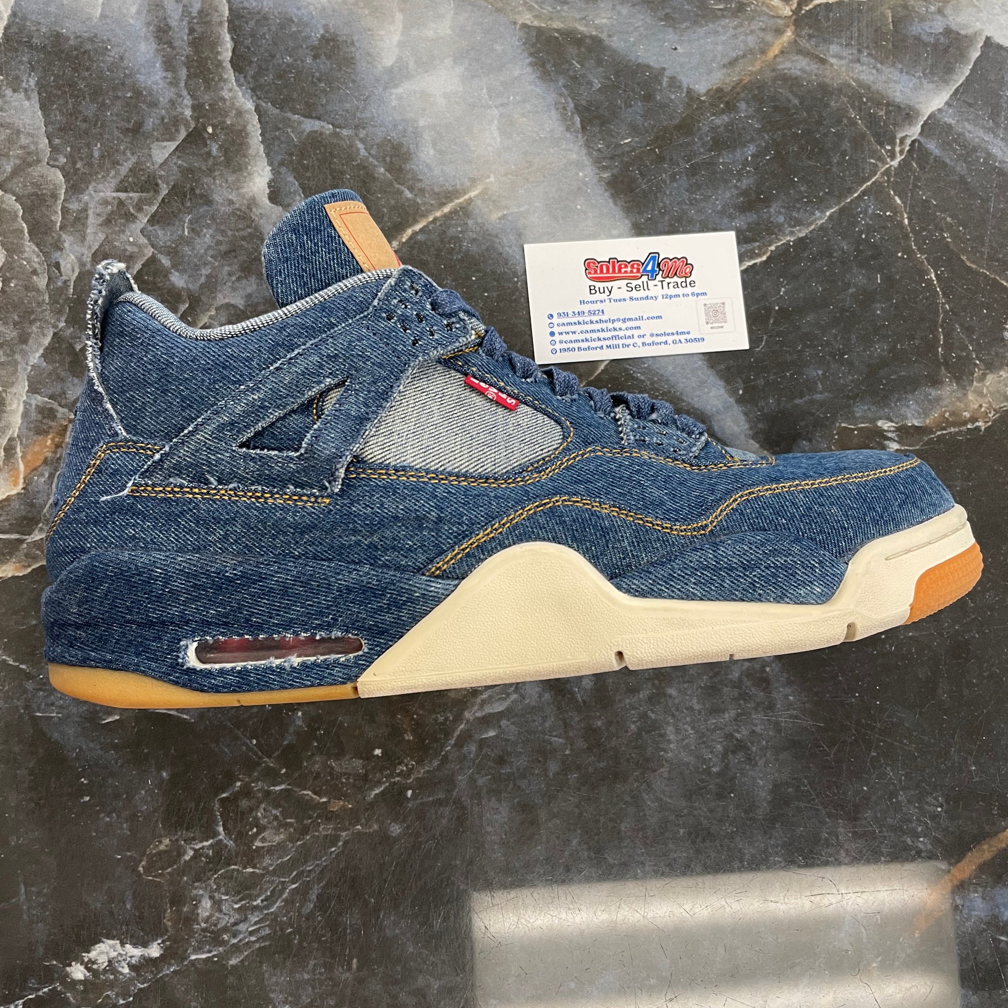 Jordan 4 ‘Levi’s Denim’ • Pre-Owned