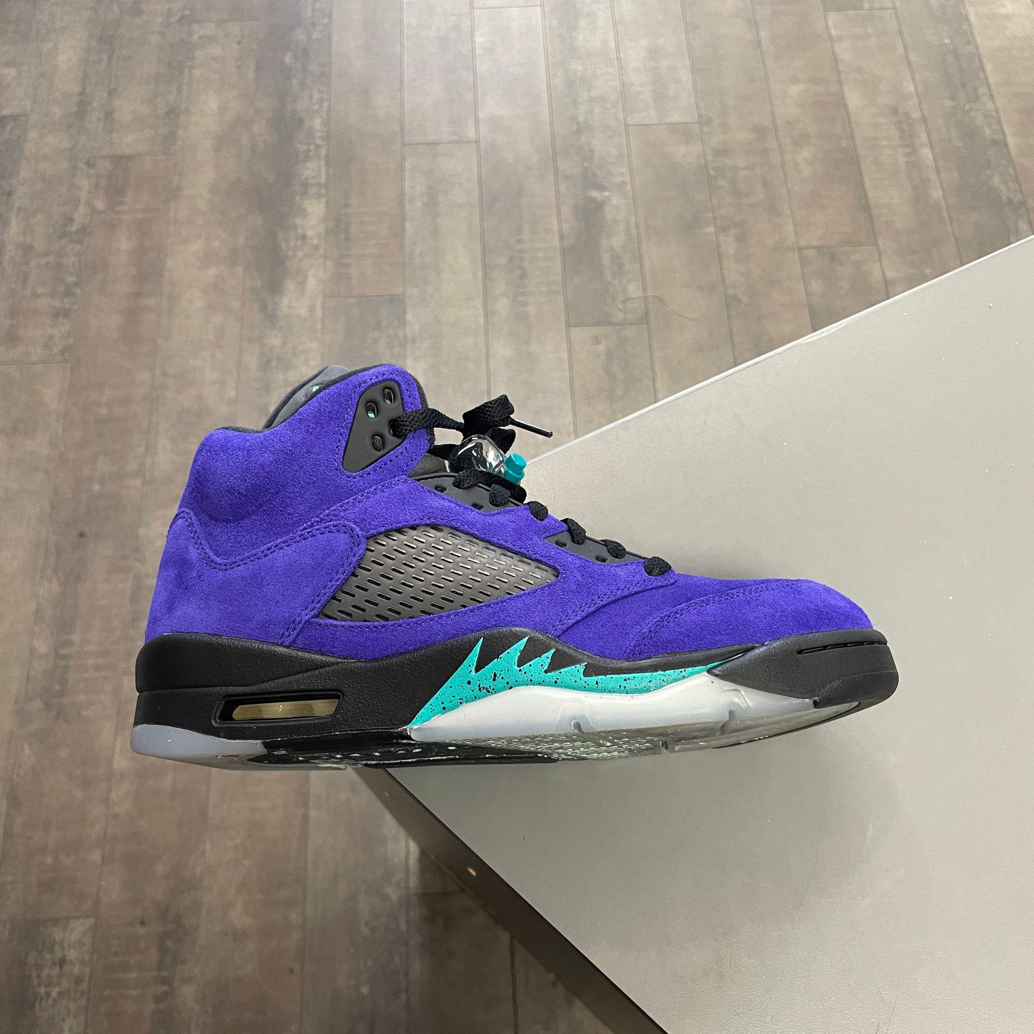 Jordan 5 Alternate Grape