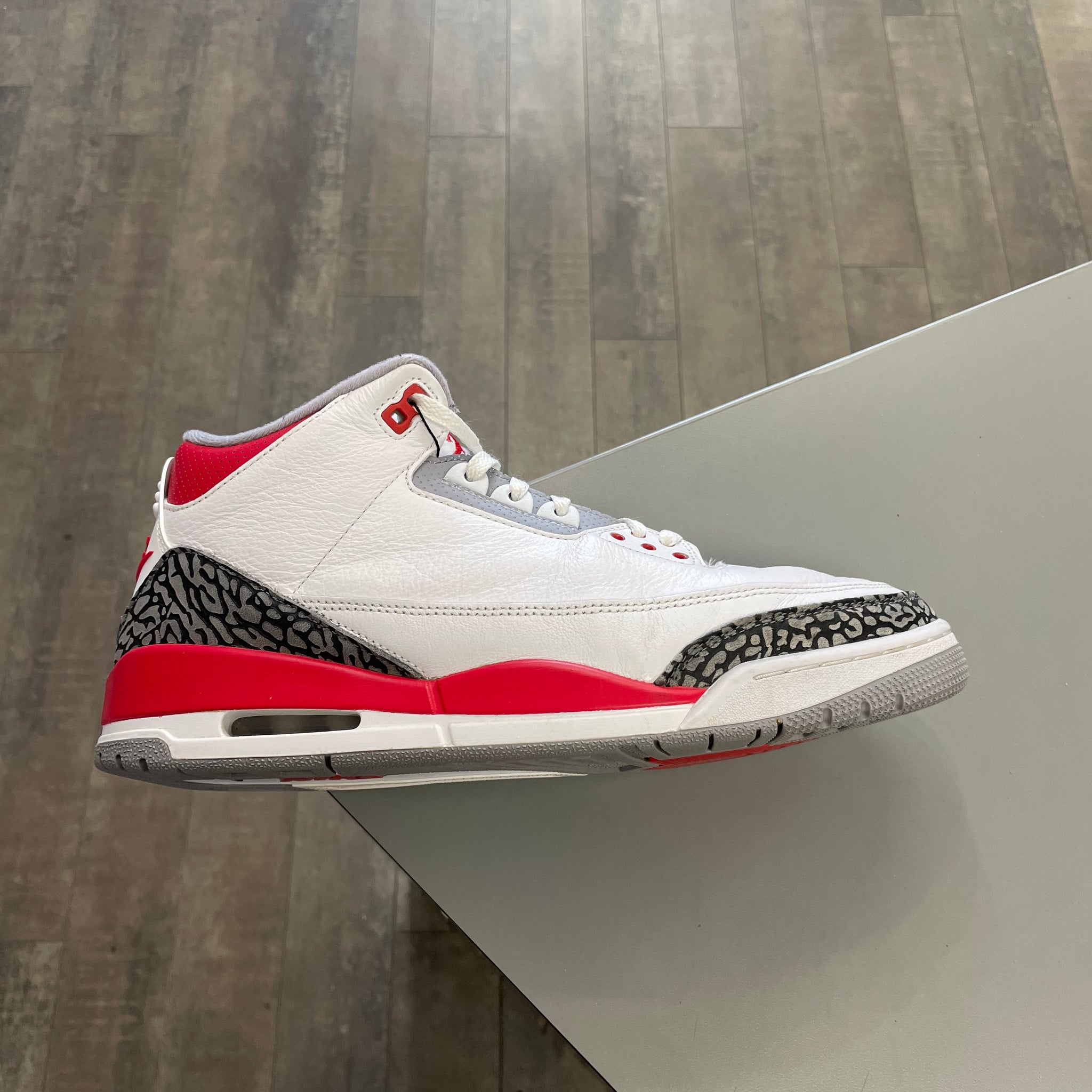 Jordan 3 Fire Red 2022