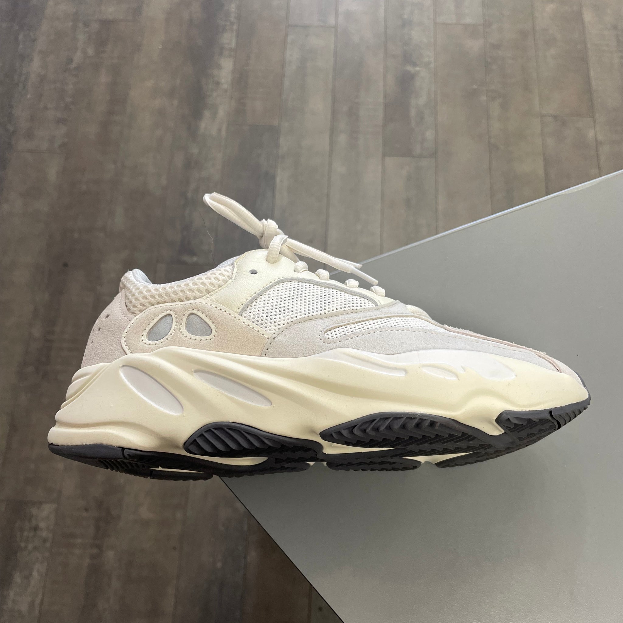 Yeezy 700 Analog