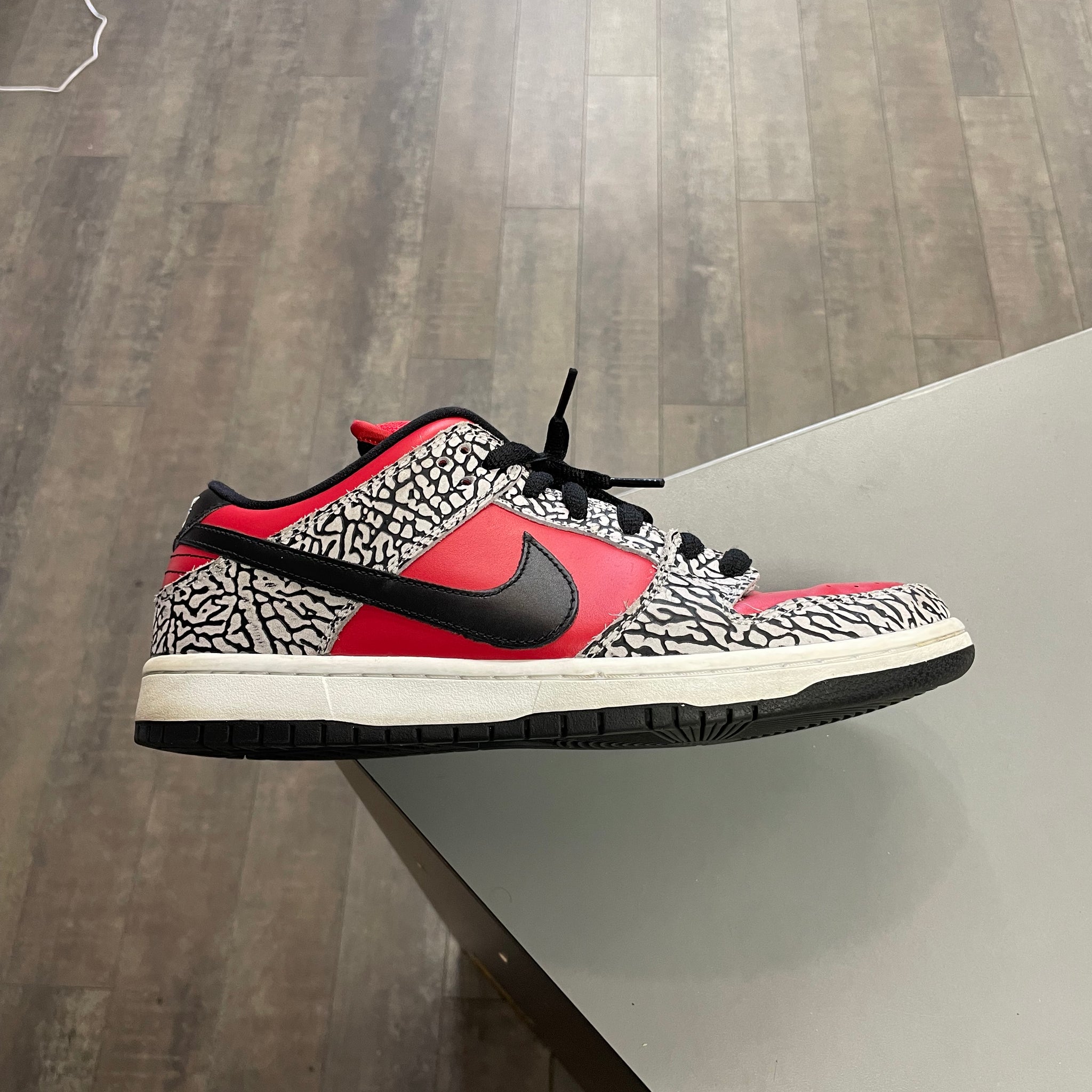 Nike Dunk Low SB Supreme Red Cement 2012 (No Box.)