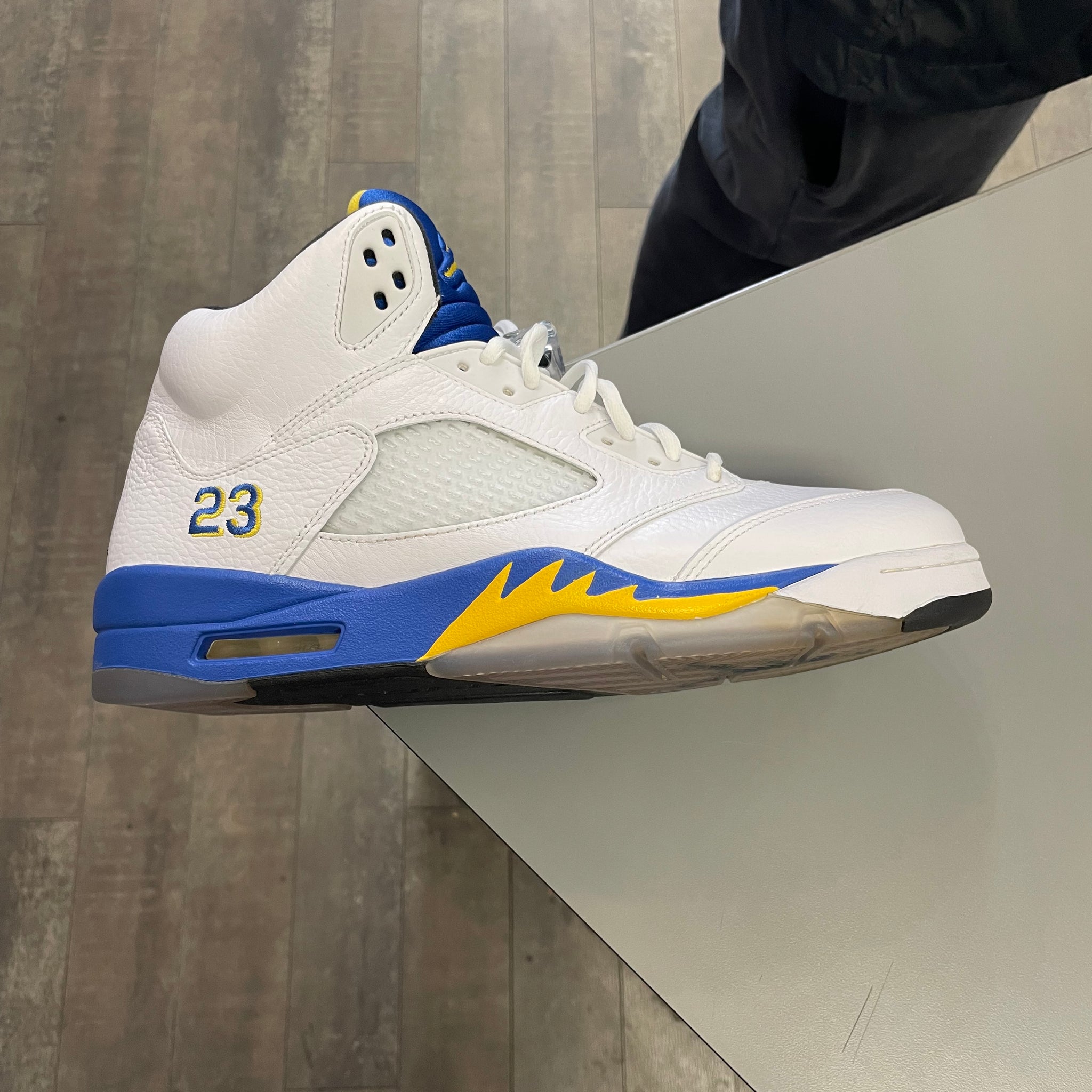 Jordan 5 Laney