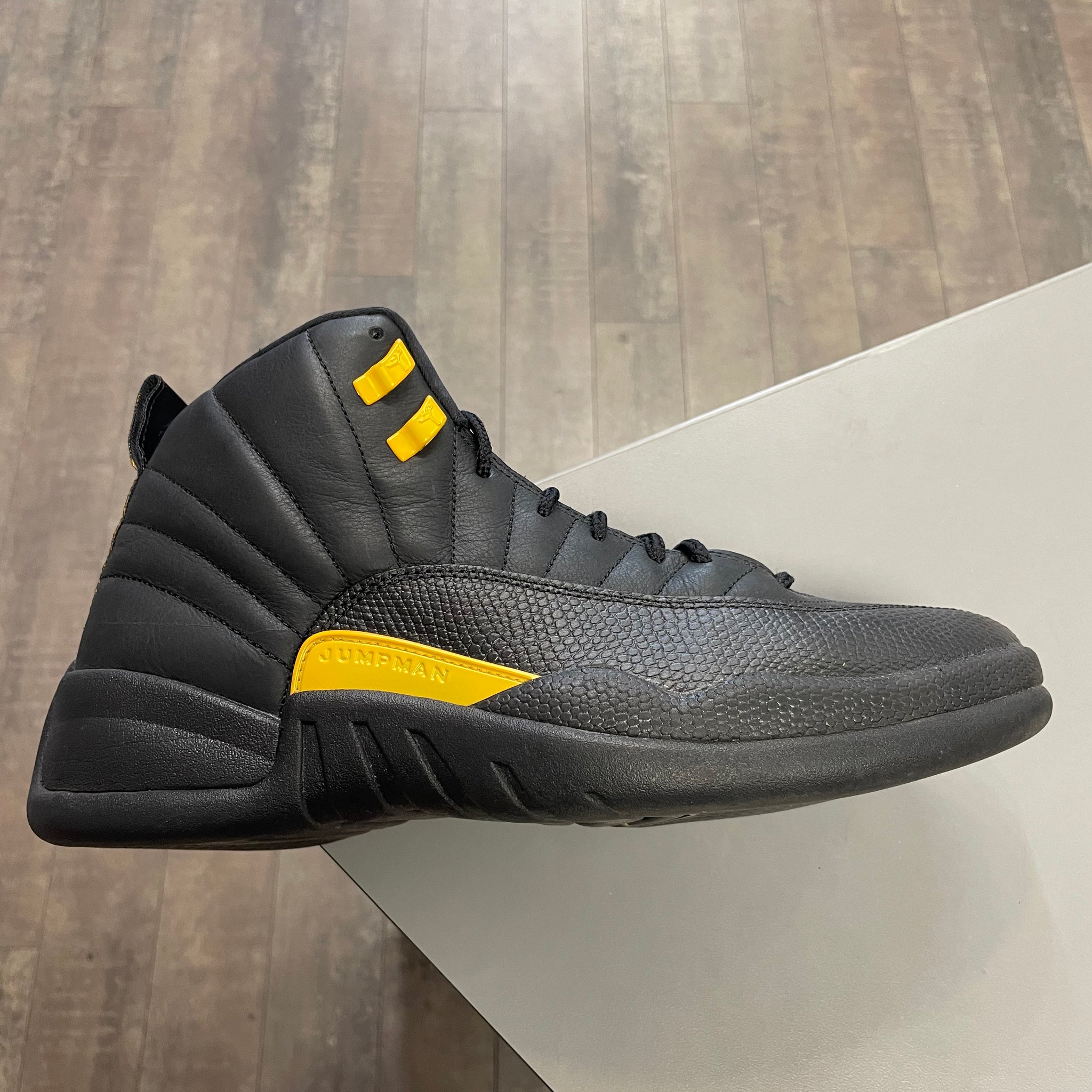 Air Jordan 12 Black Taxi (No Box.)