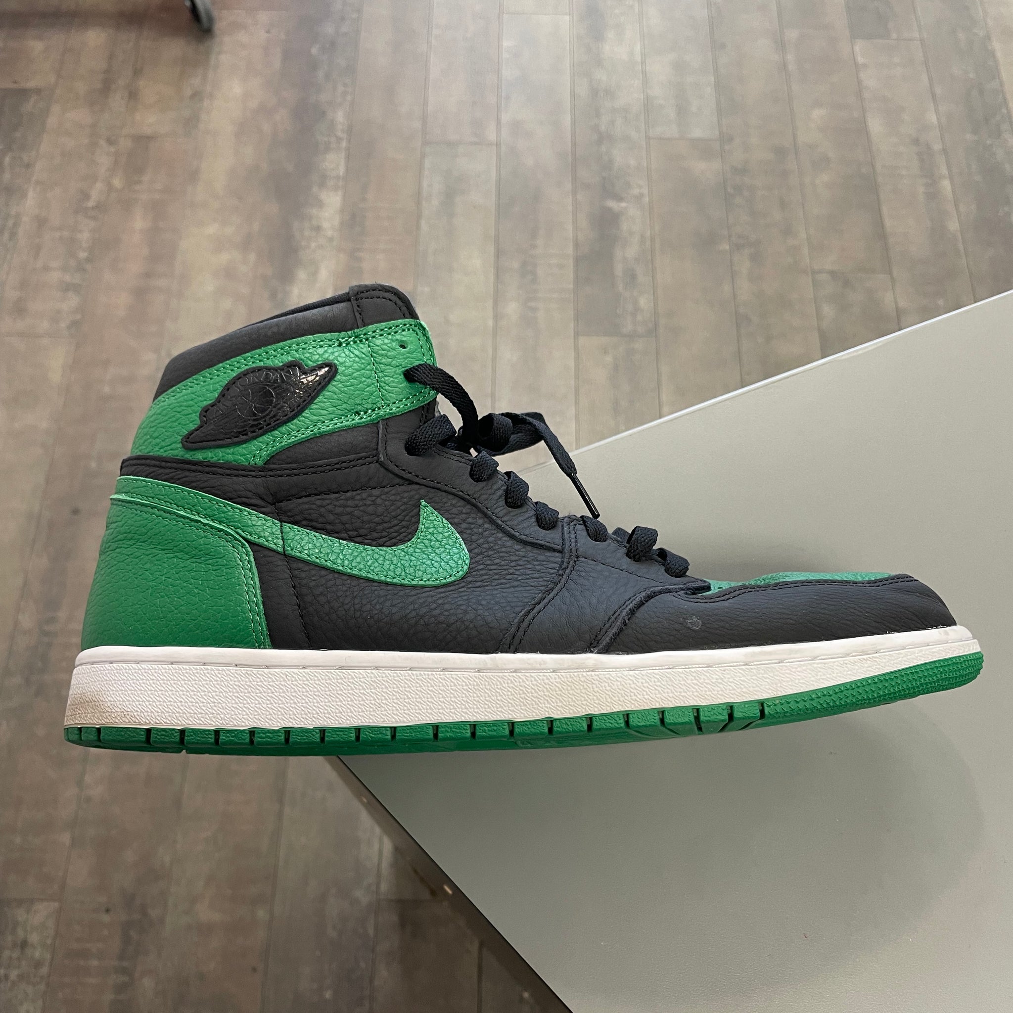 Jordan 1 Pine Green 2.0