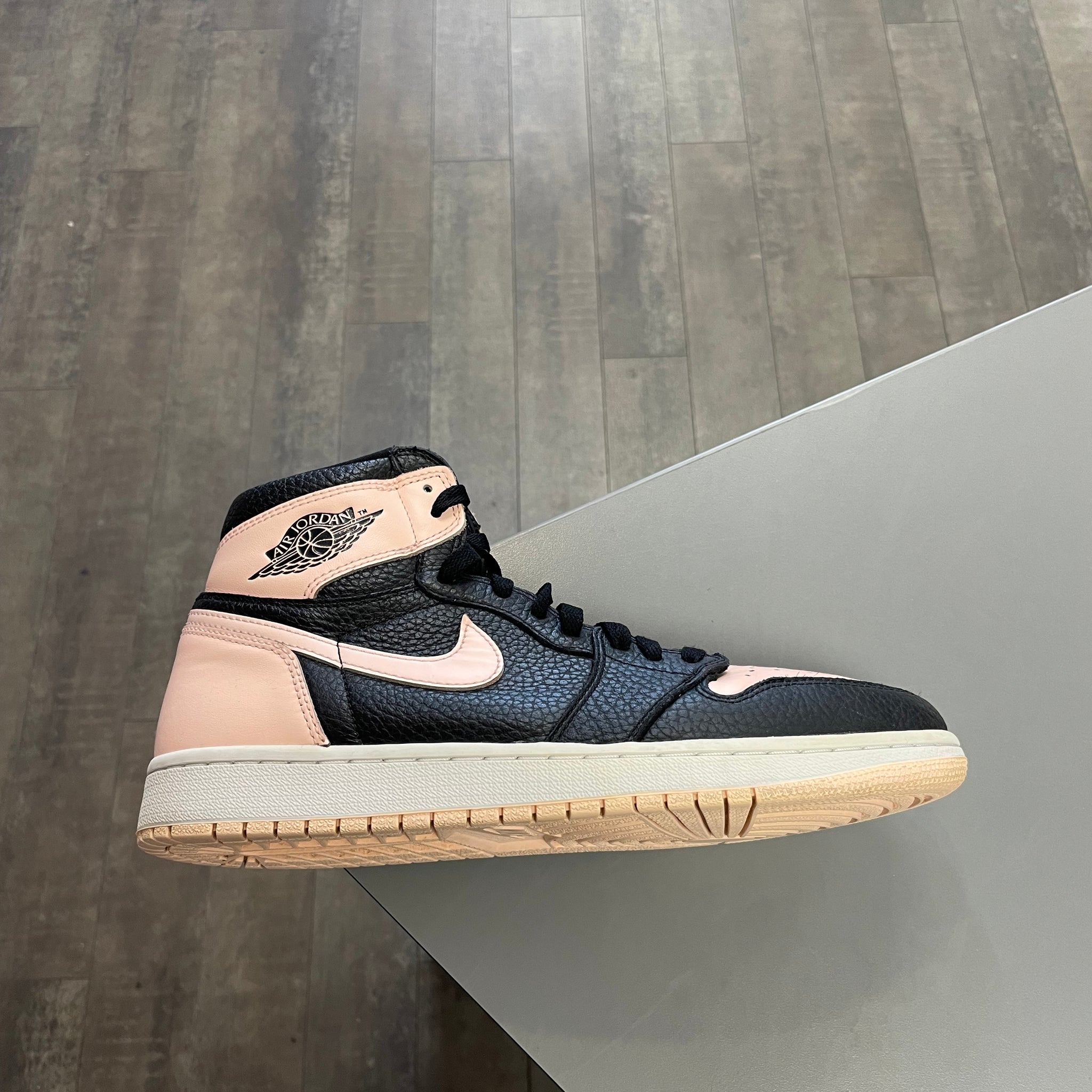 Jordan 1 Crimson Tint (No Box.)