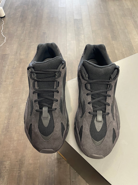 Yeezy 700 V2 Vanta