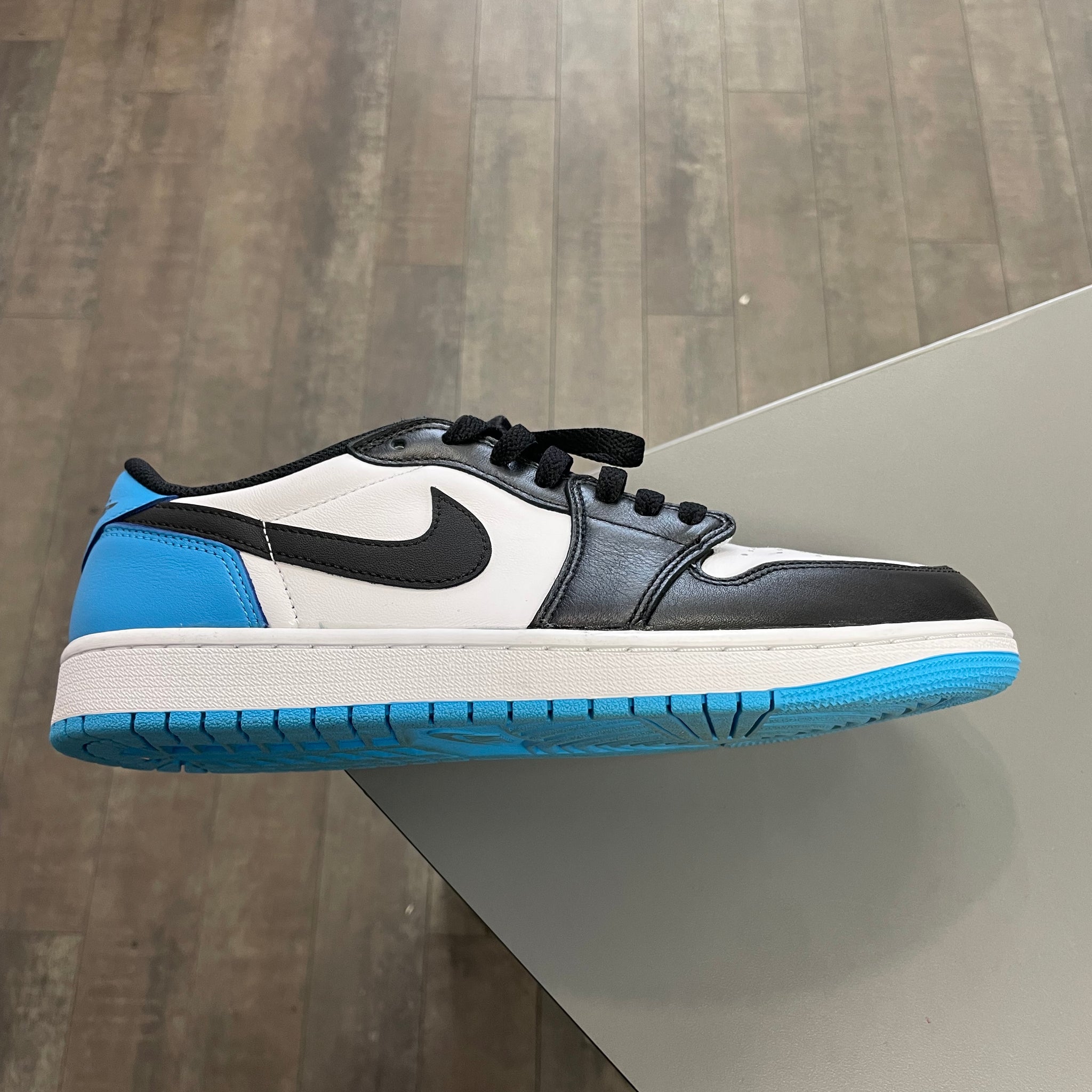 Jordan 1 Low Powder Blue