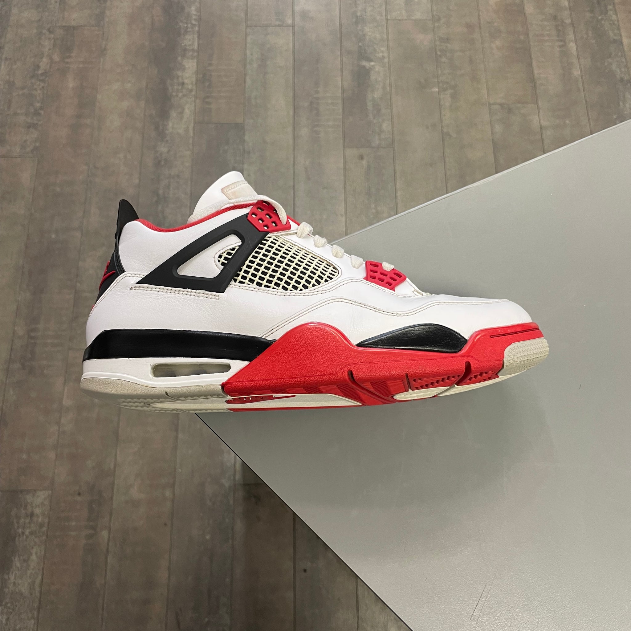 Air Jordan 4 Fire Red 2020