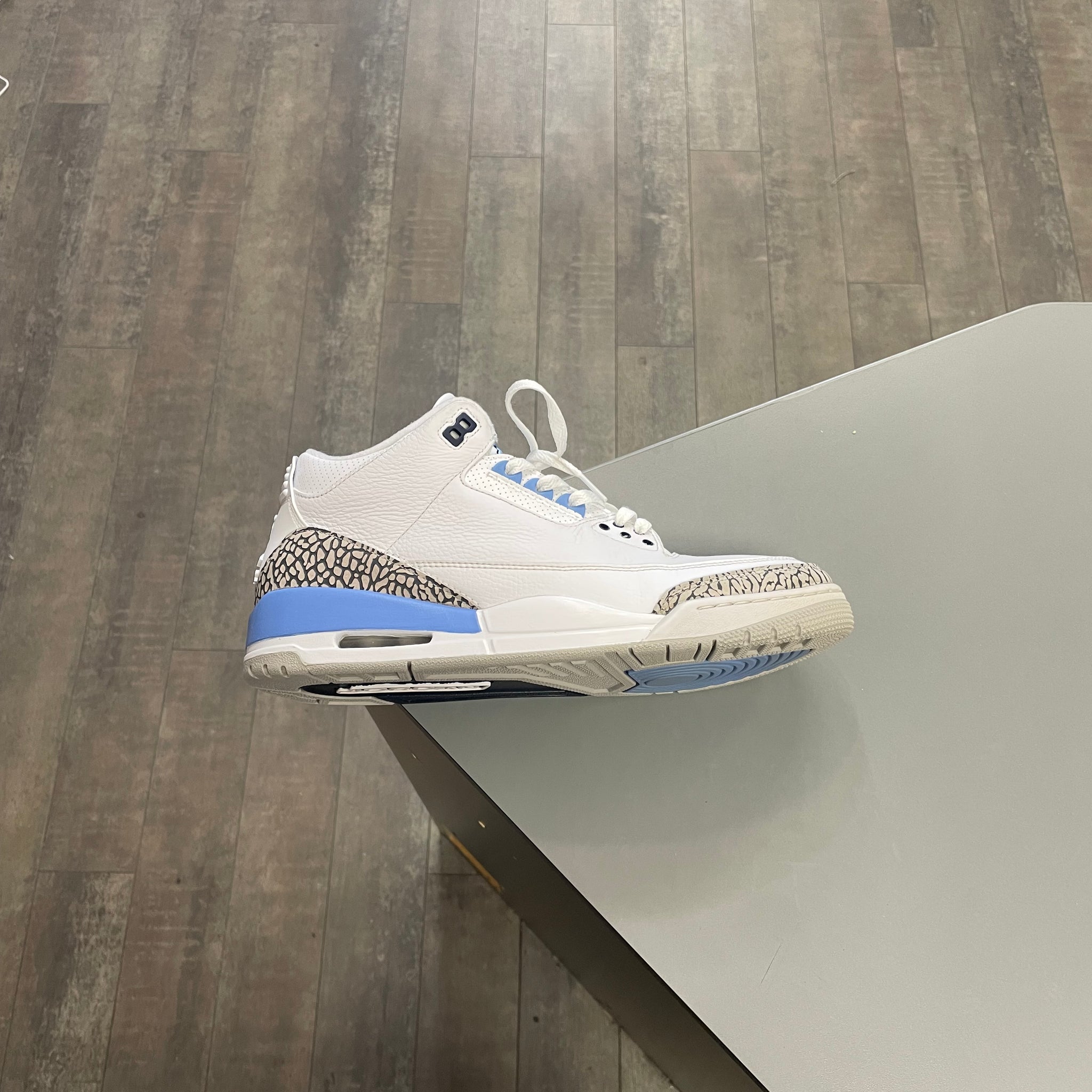 Air Jordan 3 UNC