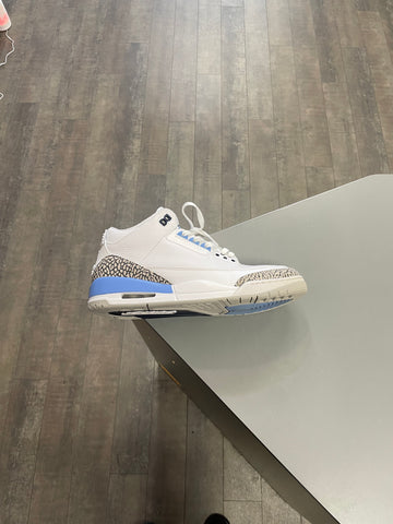 Air Jordan 3 UNC