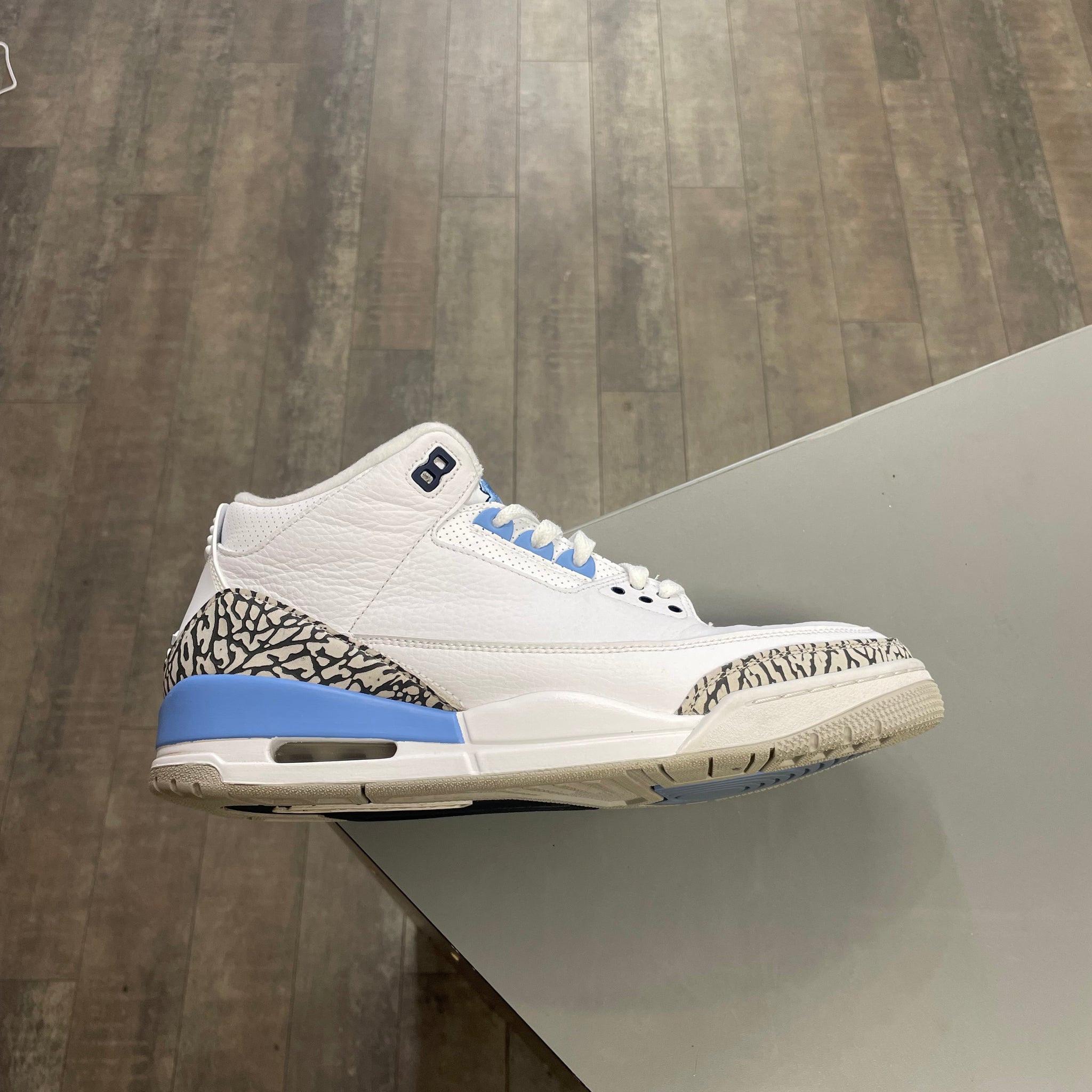 Air Jordan 3 UNC