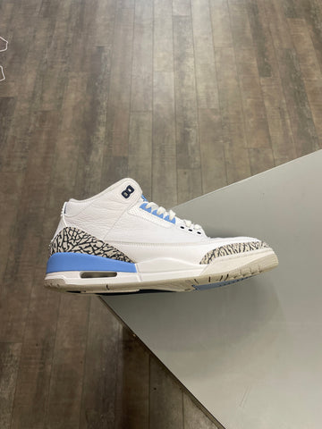 Air Jordan 3 UNC