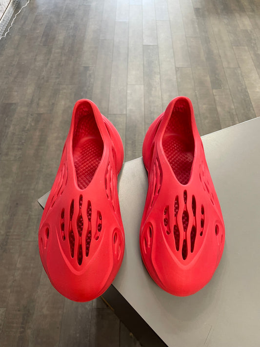 Yeezy Foam RNNR Vermillion