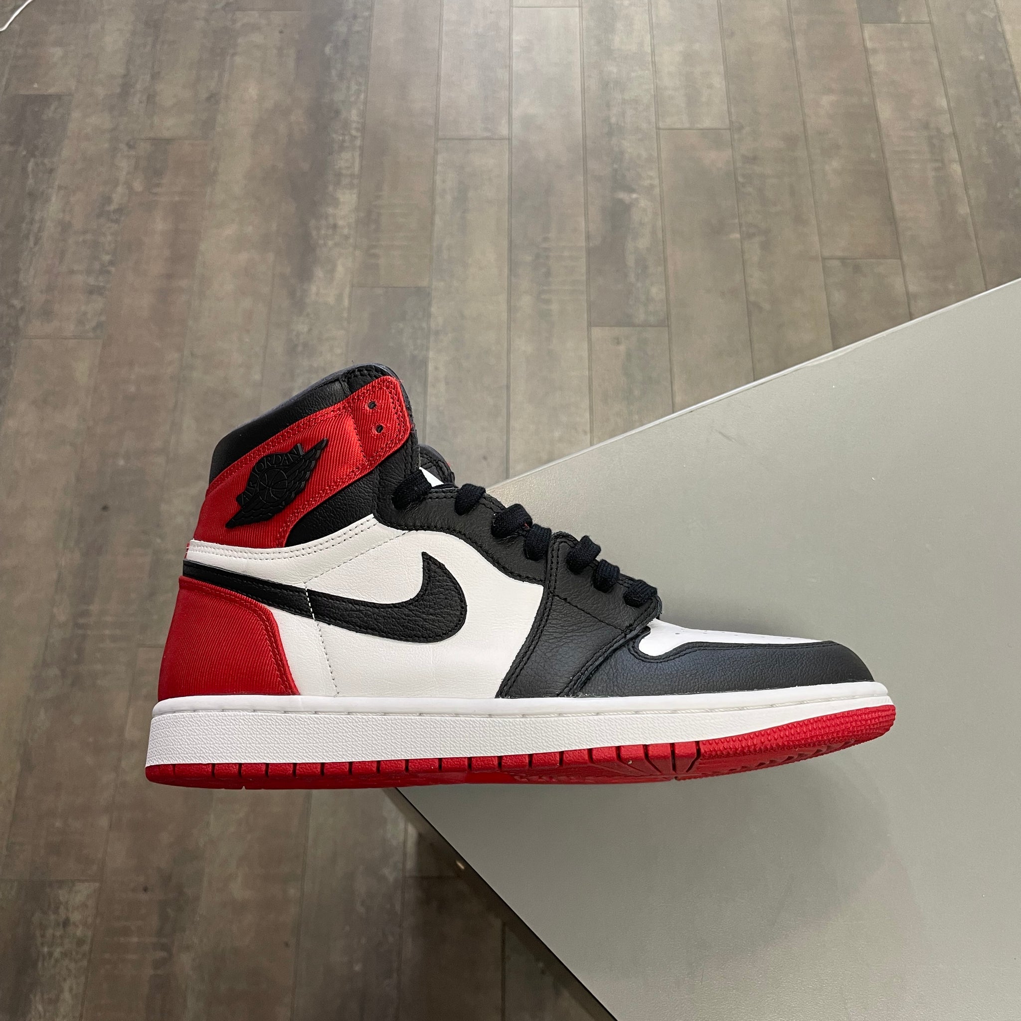 Jordan 1 Satin Black Toe