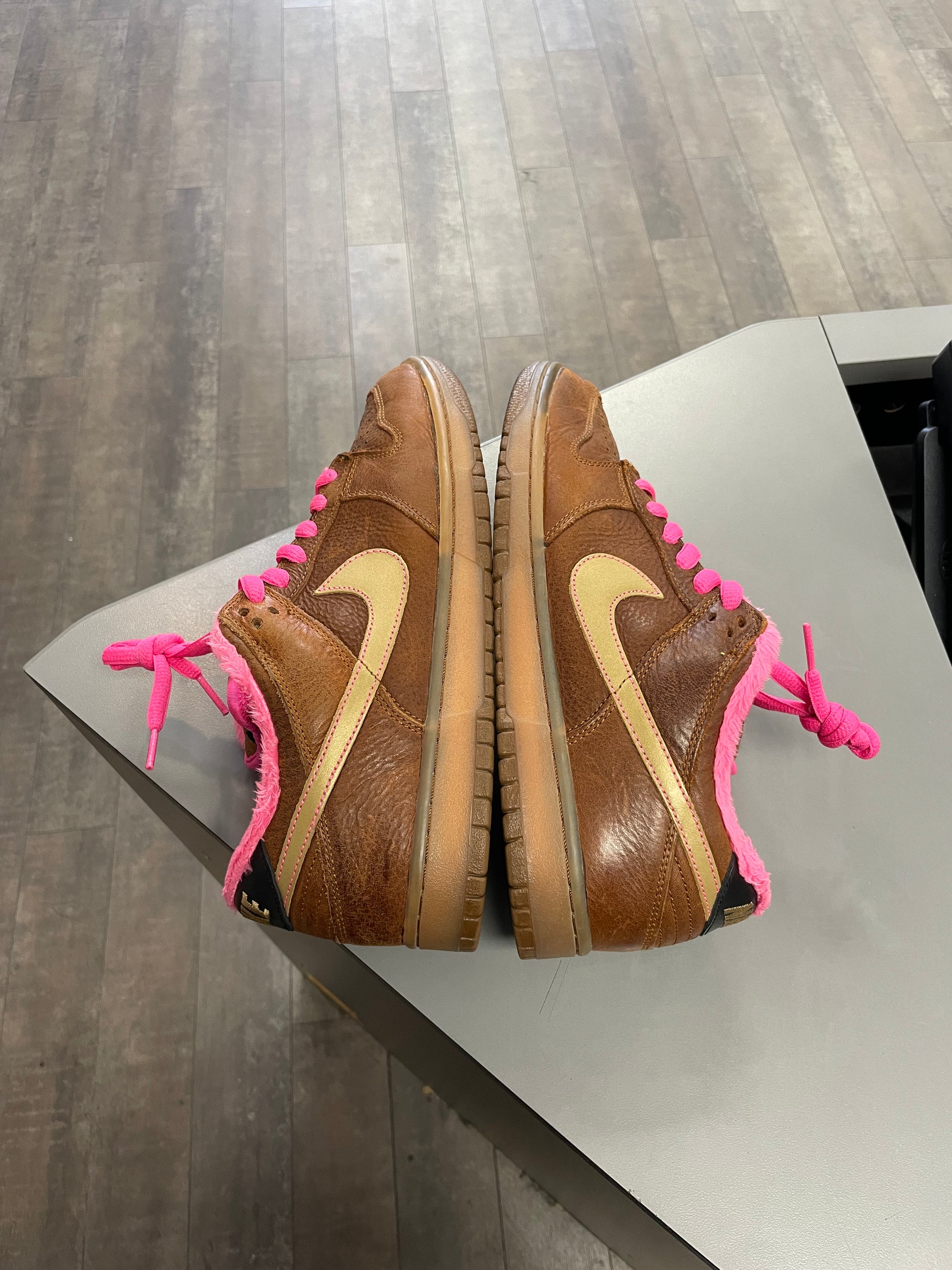 Nike Dunk Low SB Gibson
