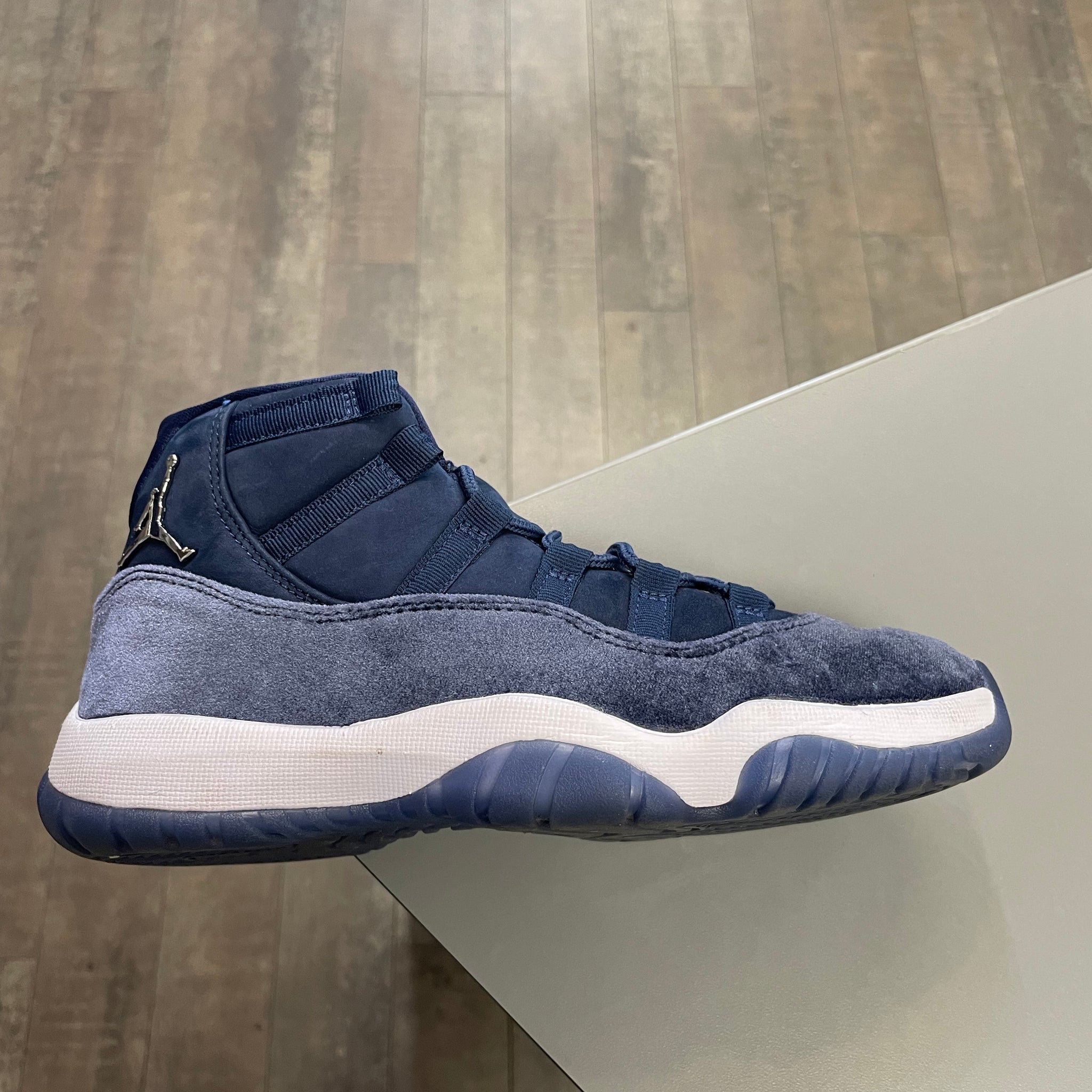 Air Jordan 11 Midnight Navy (Women's)