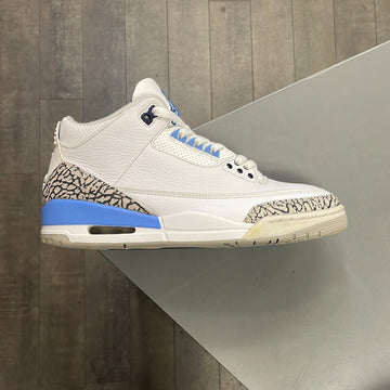 Air Jordan 3 UNC