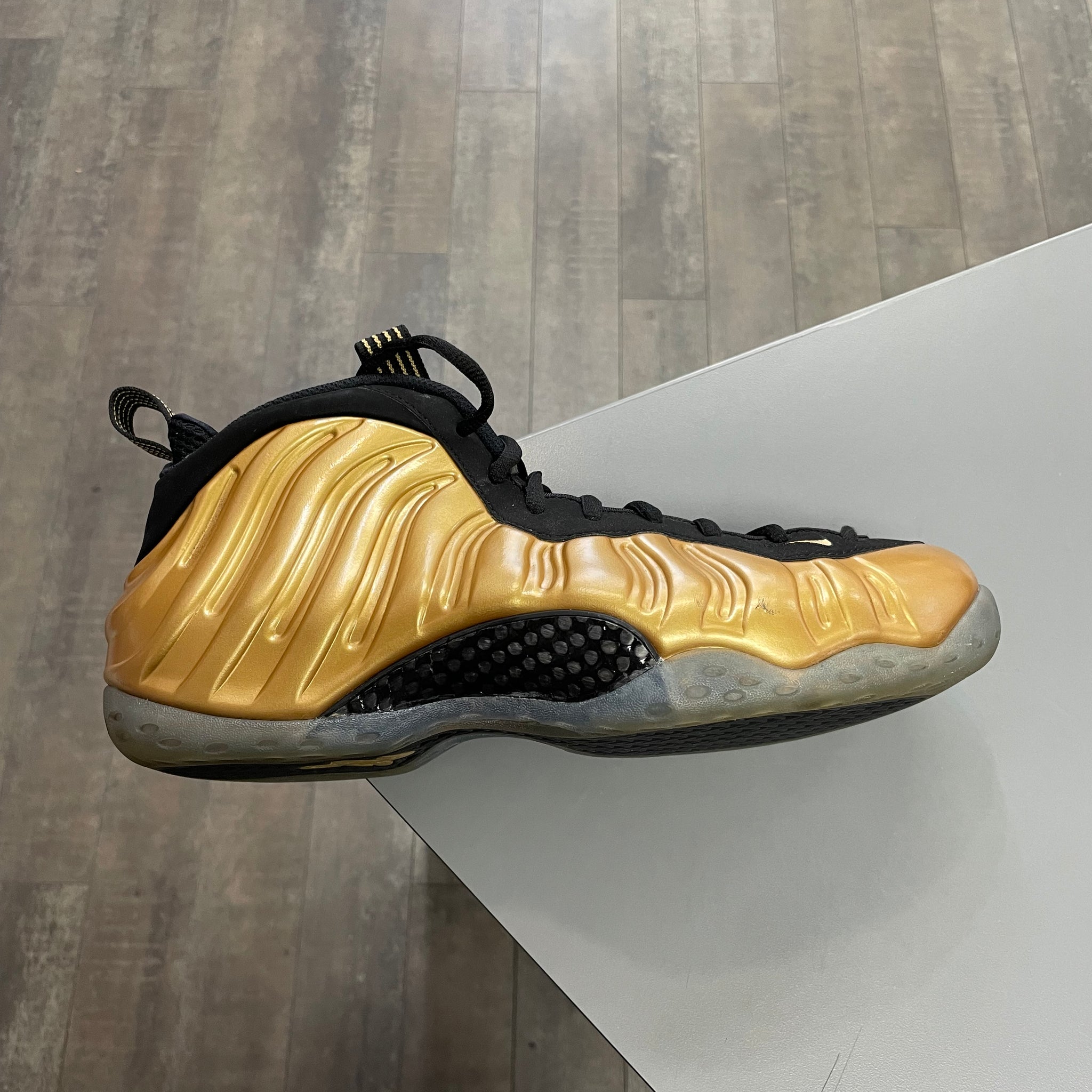 Nike Foamposite Metallic Gold