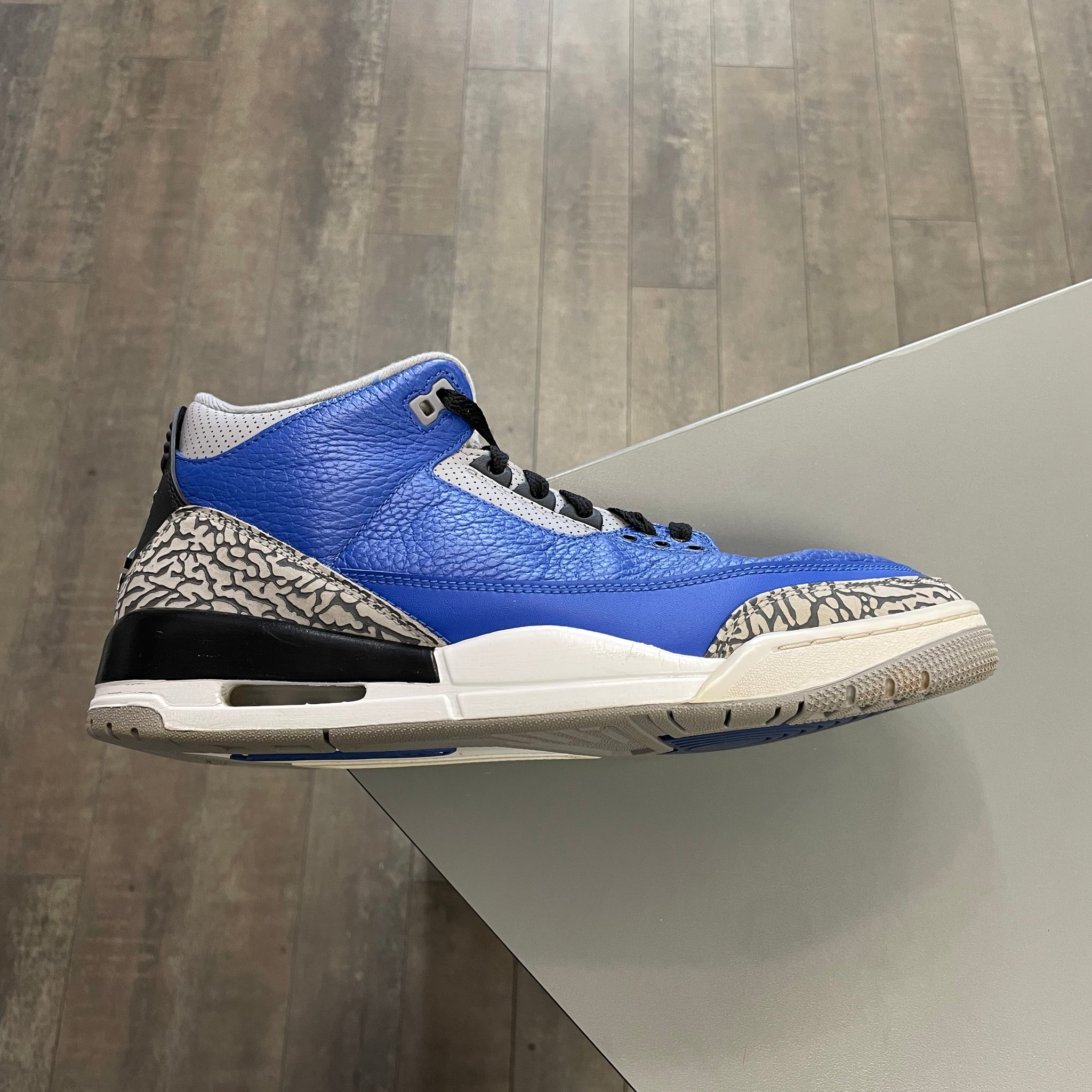 Jordan 3 Varsity Royal