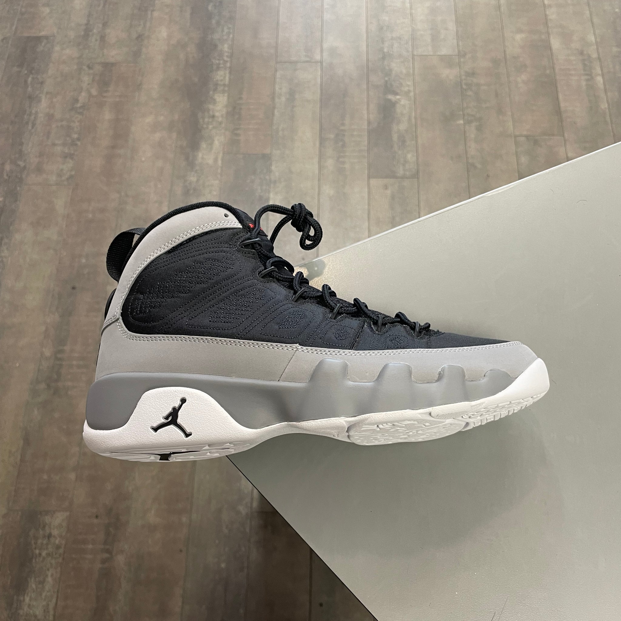 Jordan 9 Particle Grey