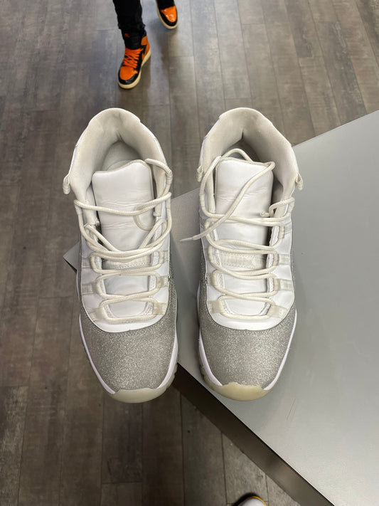 Jordan 11 White Metallic Silver (No Box.)