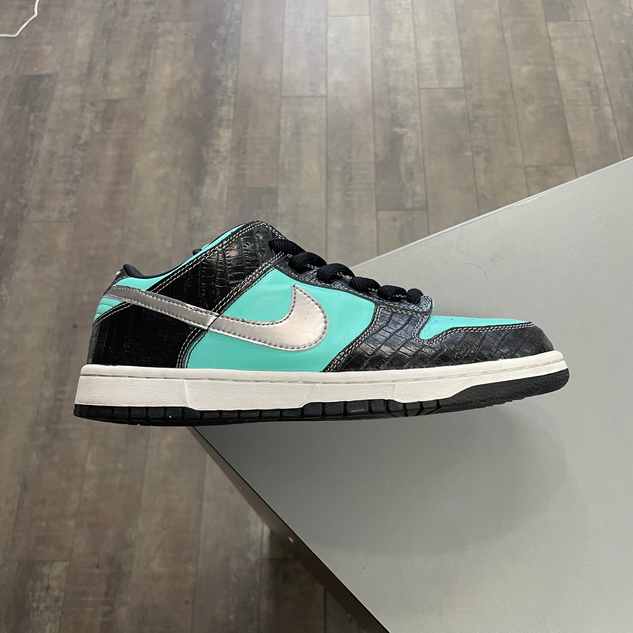 Nike Dunk Low Sb Tiffany 2005 OG Diamond Supply Co. (No Box.)