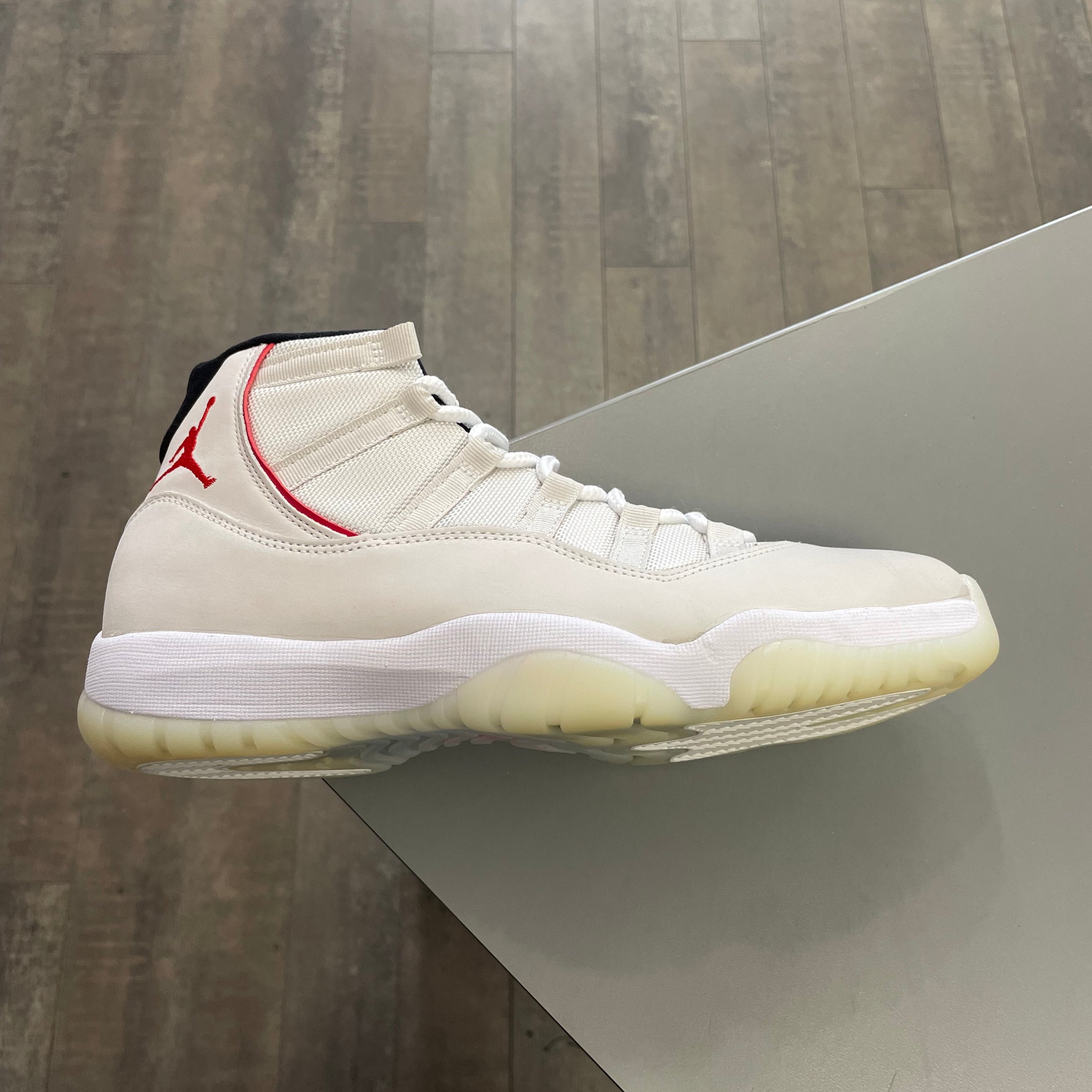 Jordan 11 Platinum Tint