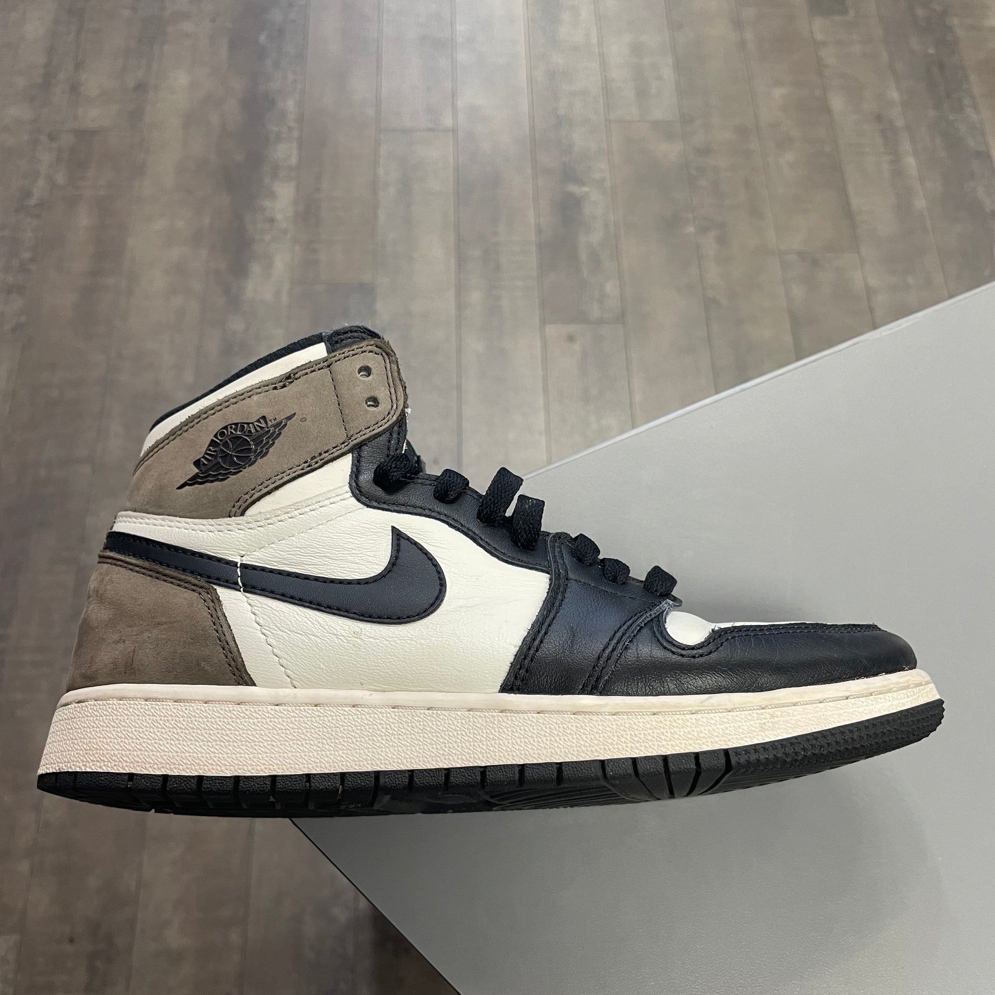 Air Jordan 1 Mocha (GS)