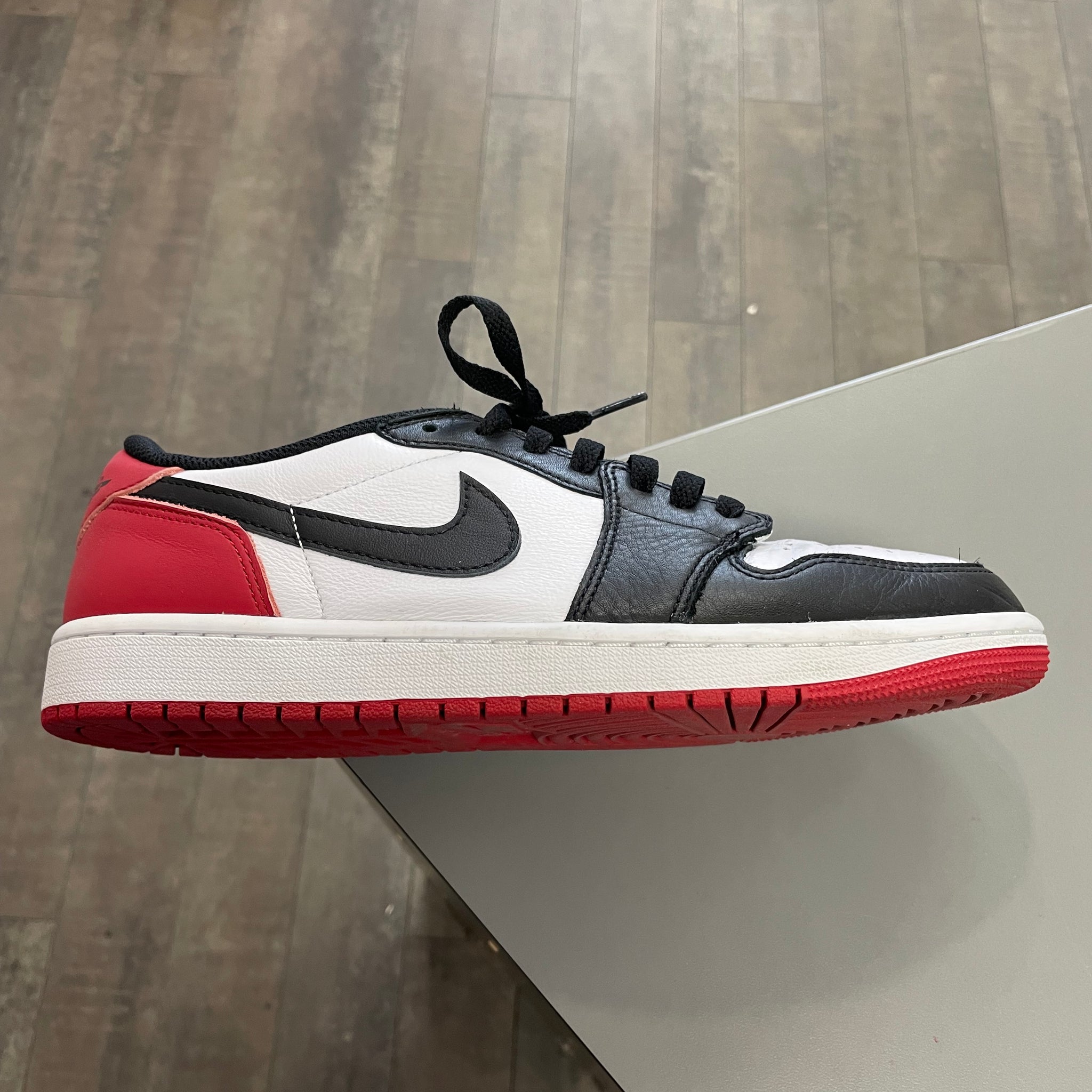 Jordan 1 Low Black Toe