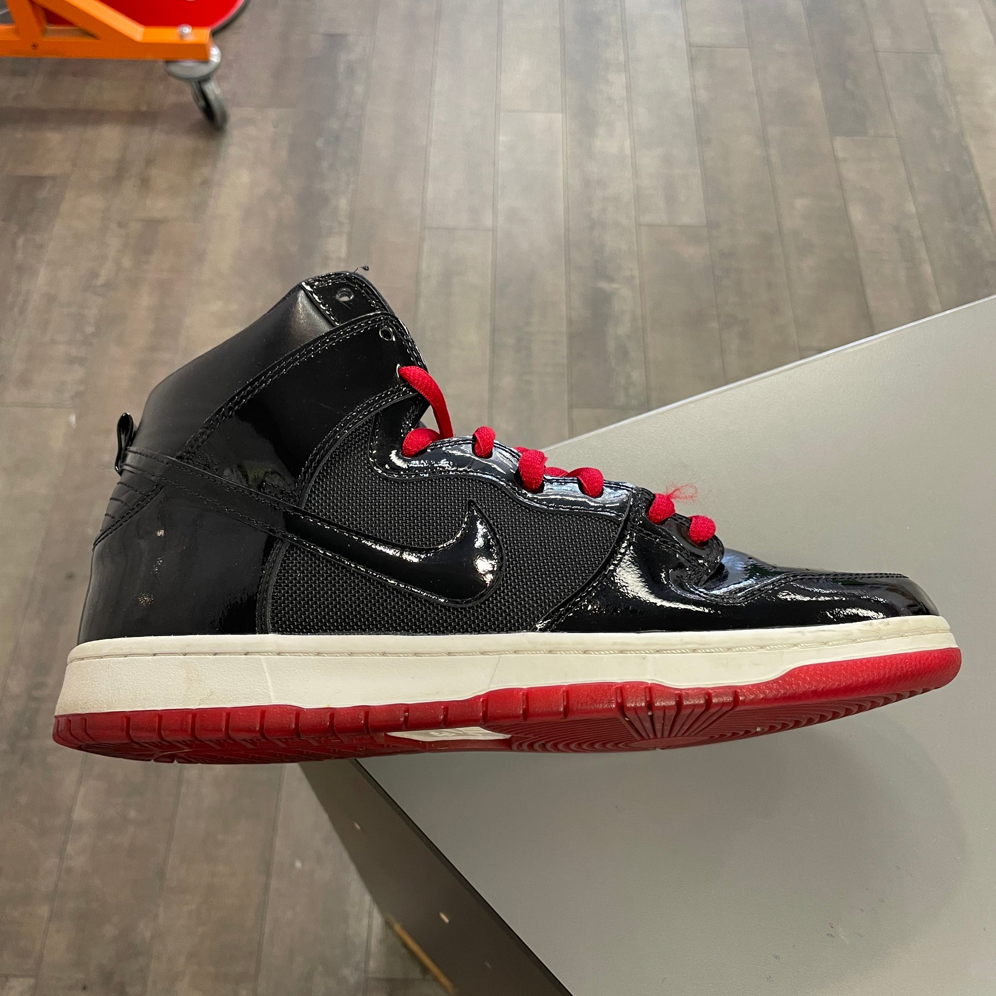 Nike Dunk High SB Bred 2018