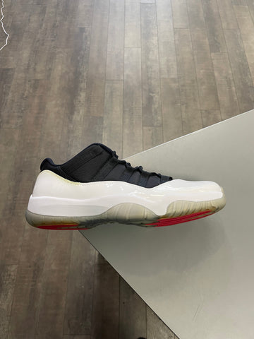 Jordan 11 Low Tuxedo