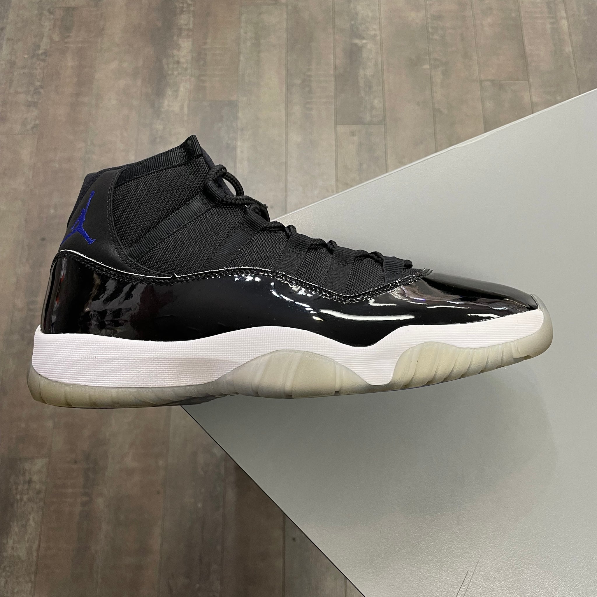 Jordan 11 Space Jam 2016