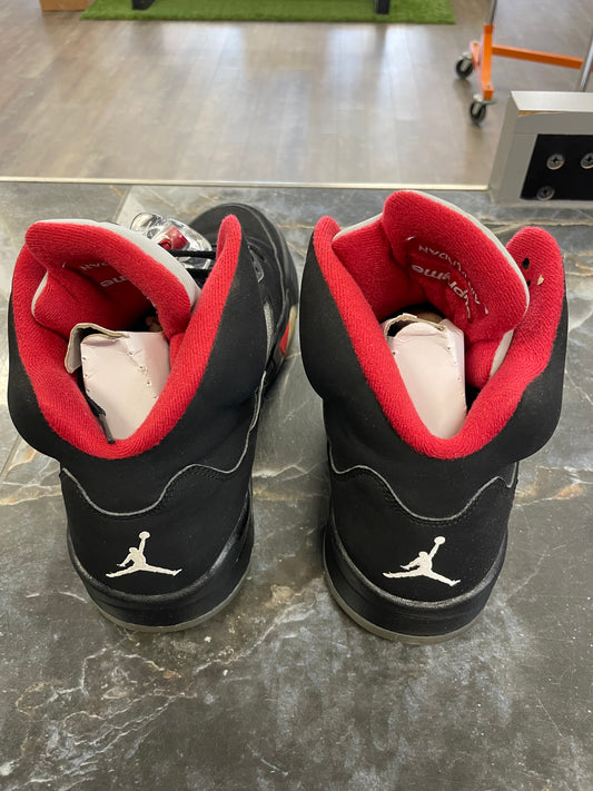 Jordan 5 ‘Supreme Black’ • Pre-Owned