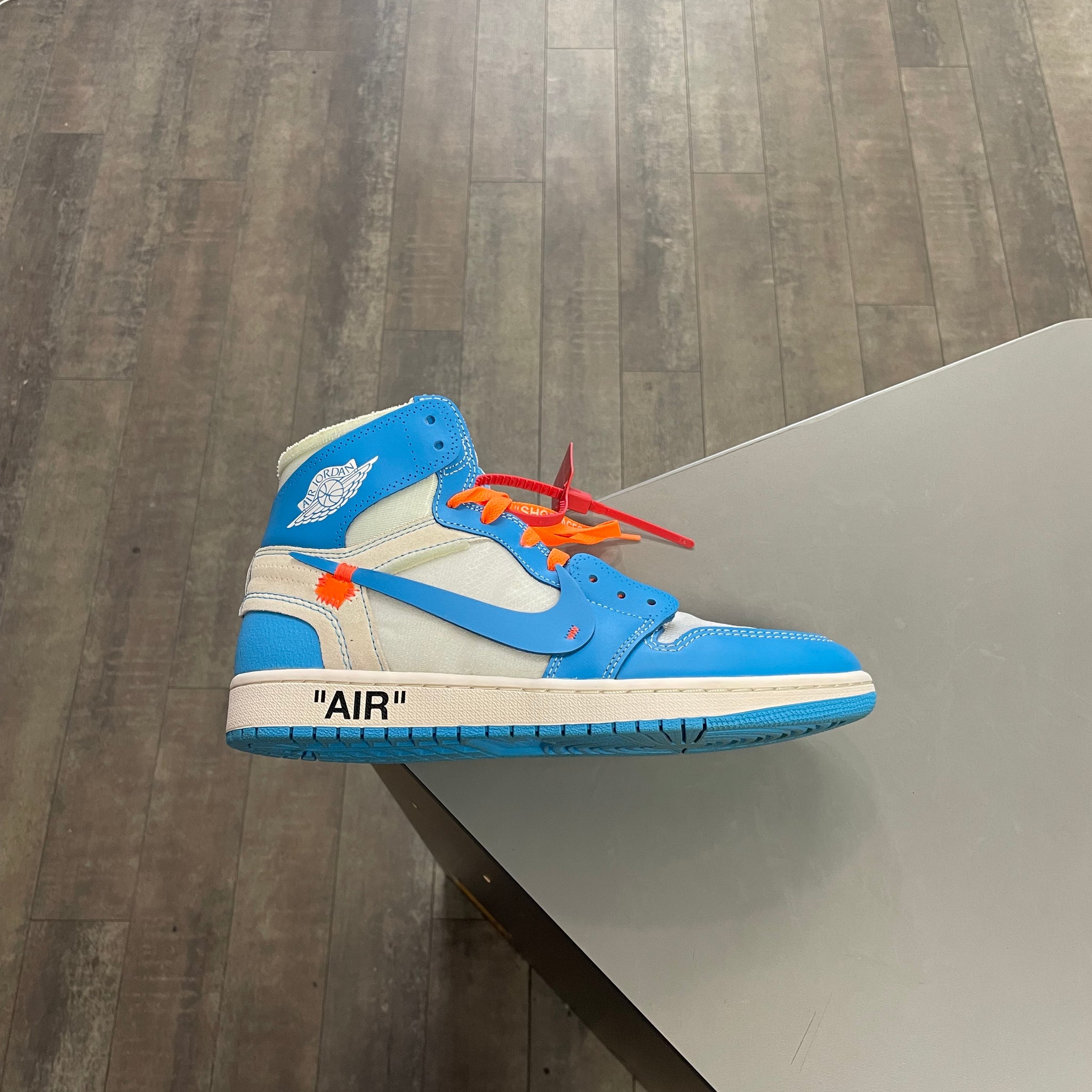 Jordan 1 Off-White UNC