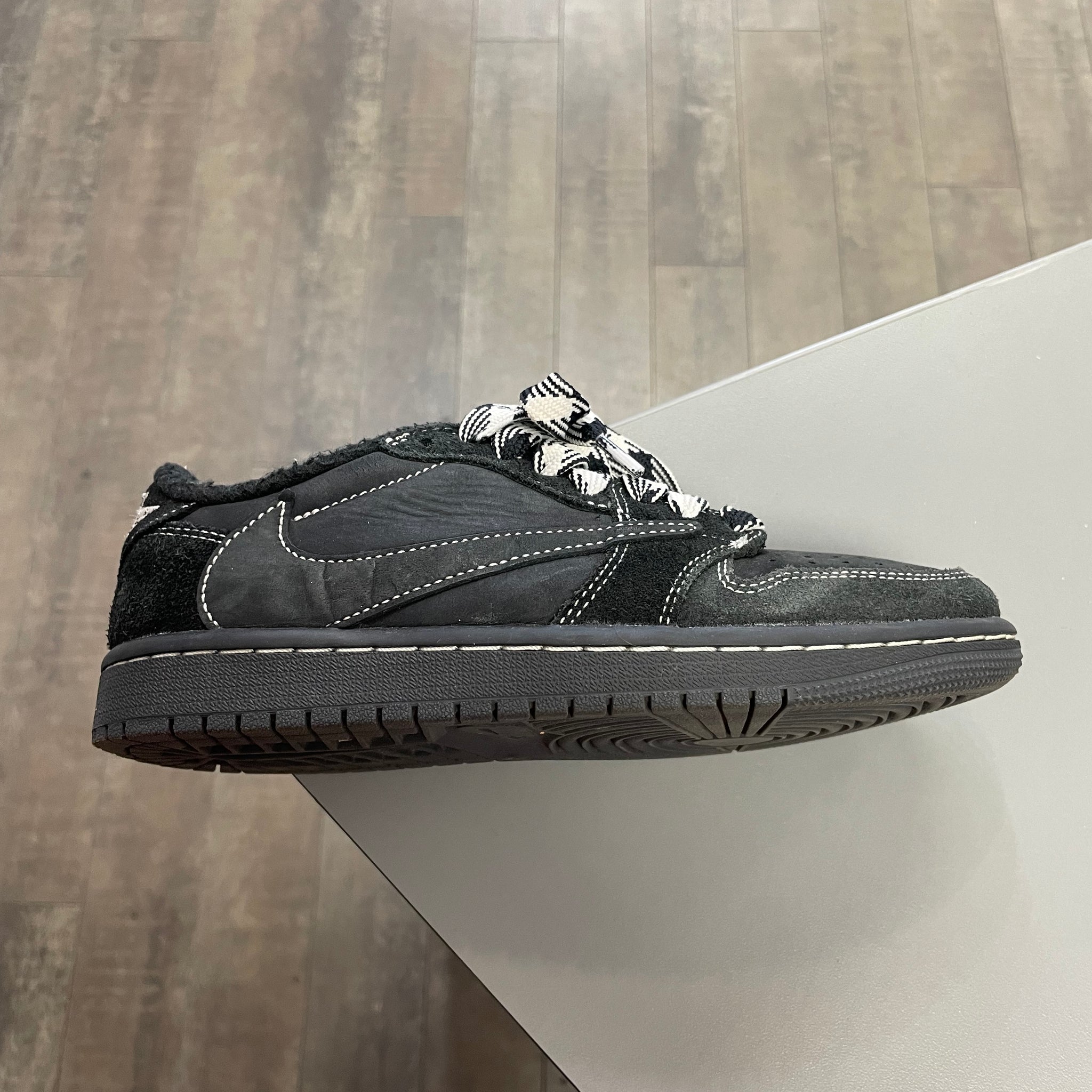 Jordan 1 Low Travis Scott Phantom