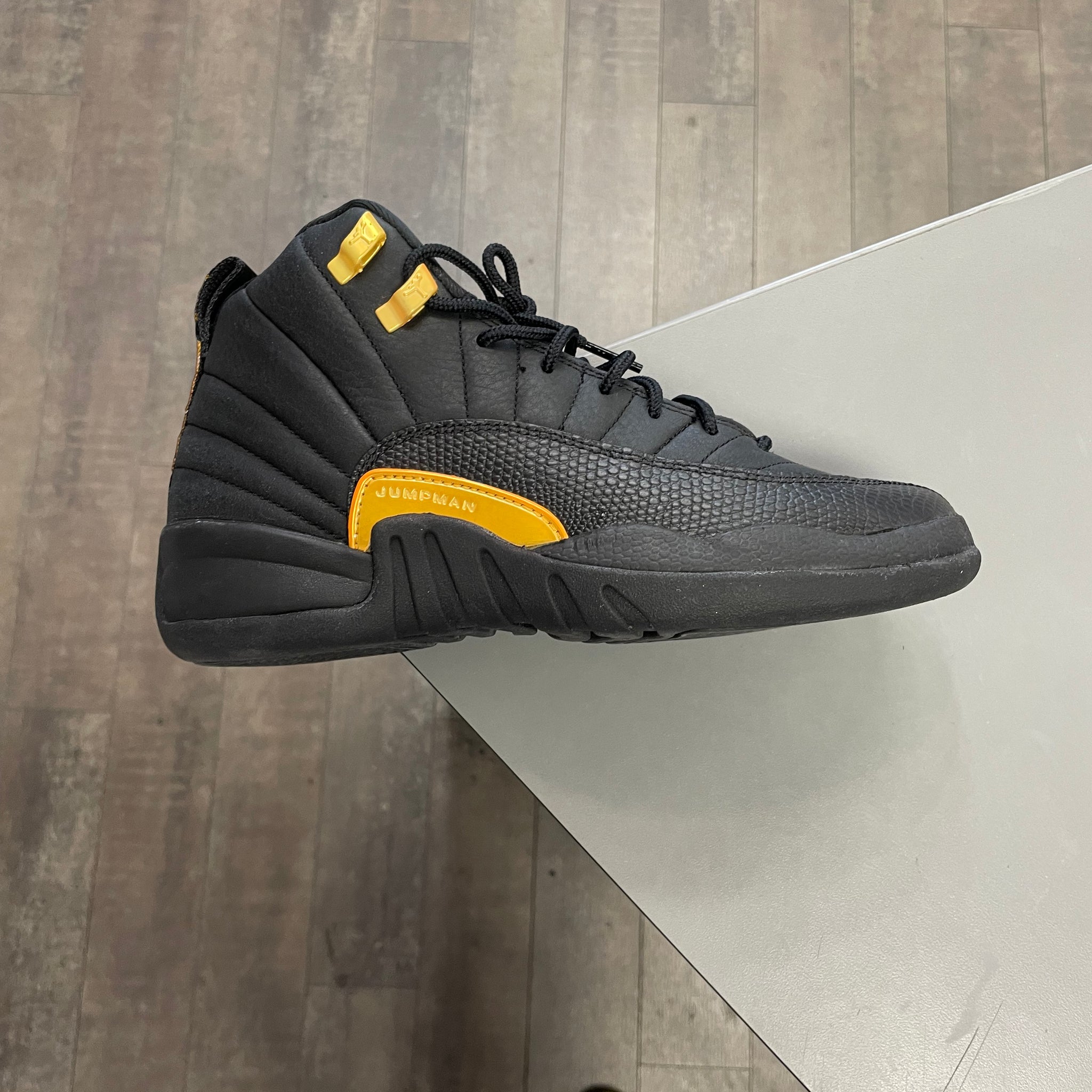 Air Jordan 12 Black Taxi