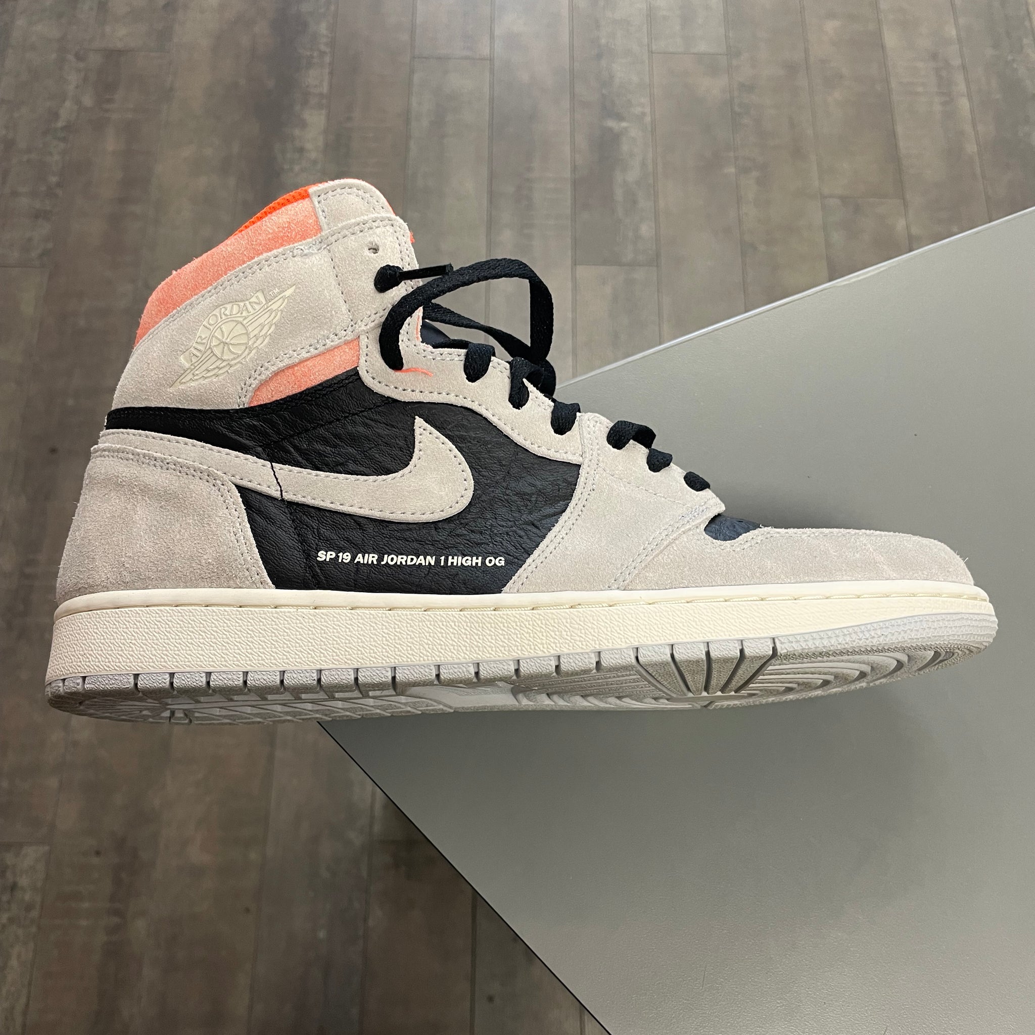 Jordan 1 Neutral Grey Hyper Crimson