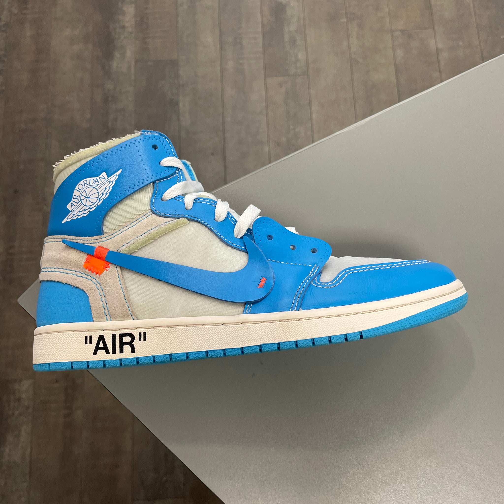 Jordan 1 Off-White UNC