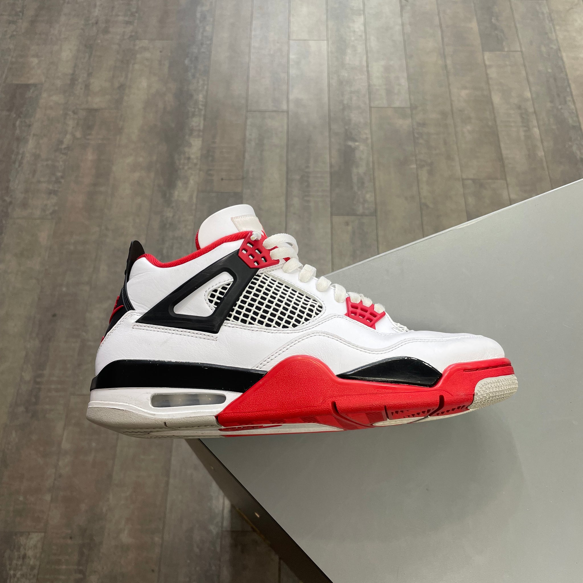 Jordan 4 Fire Red 2020