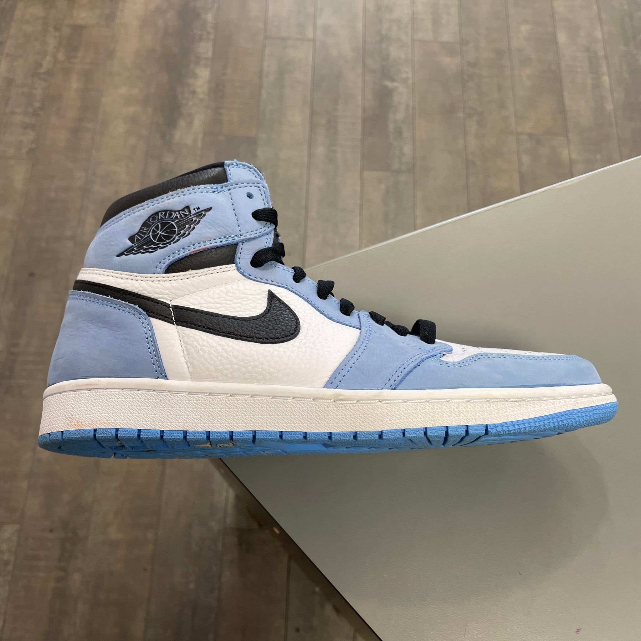 Jordan 1 University Blue