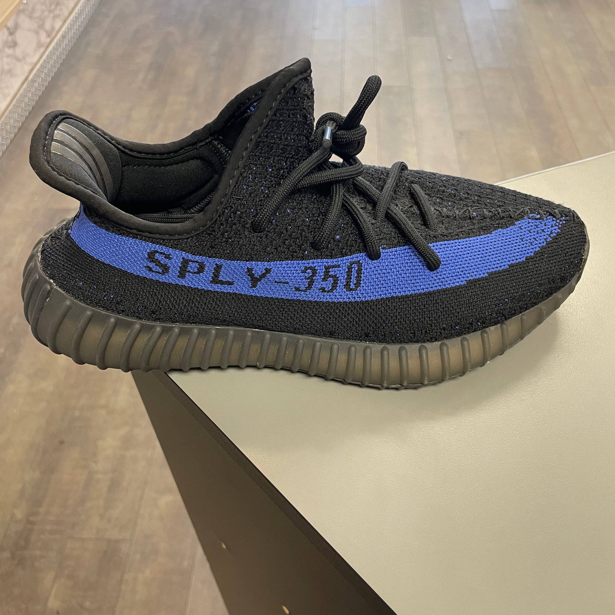 Yeezy 350 V2 Dazzling Blue