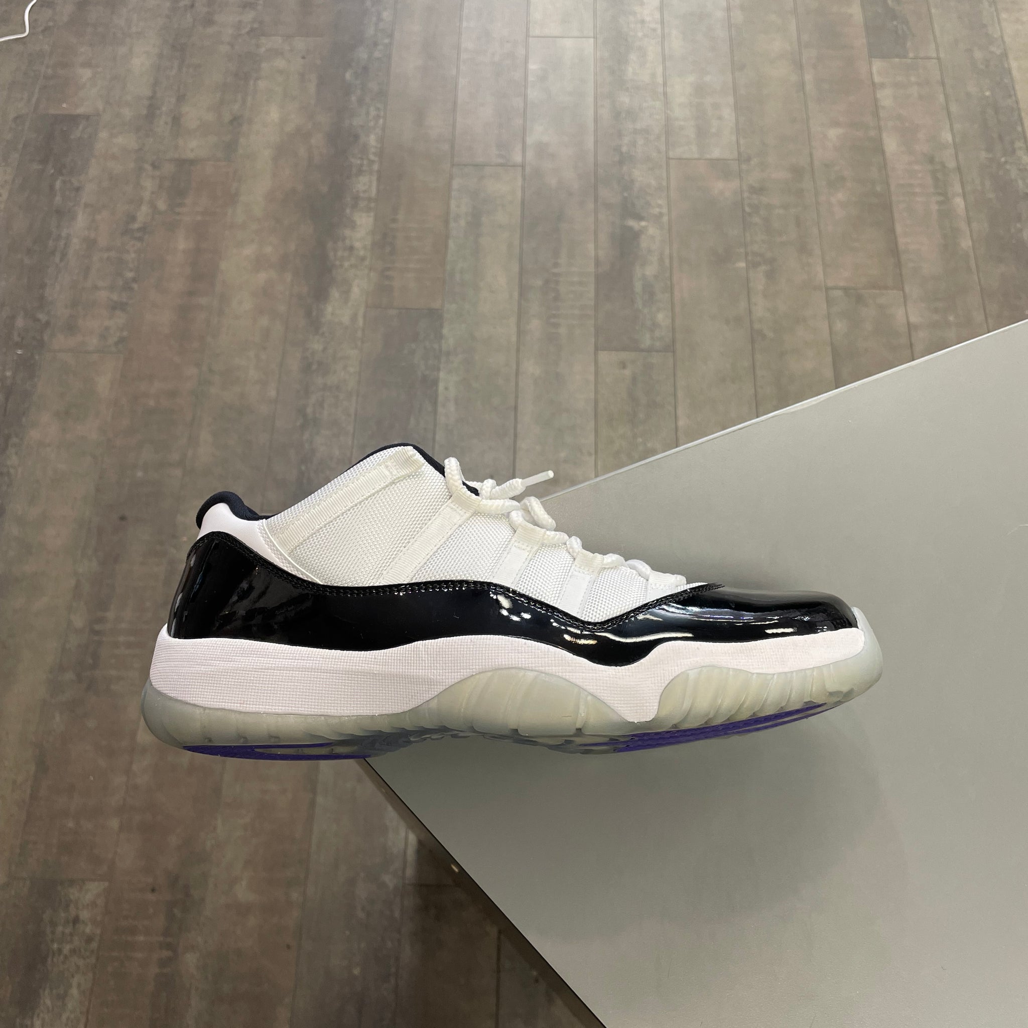 Jordan 11 Low Concord